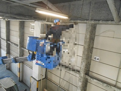 鳩対策　作業車